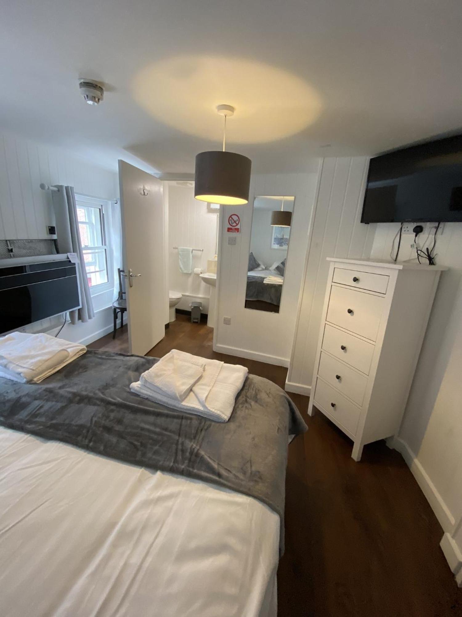 Wheatsheaf Hotel Newport  Zewnętrze zdjęcie