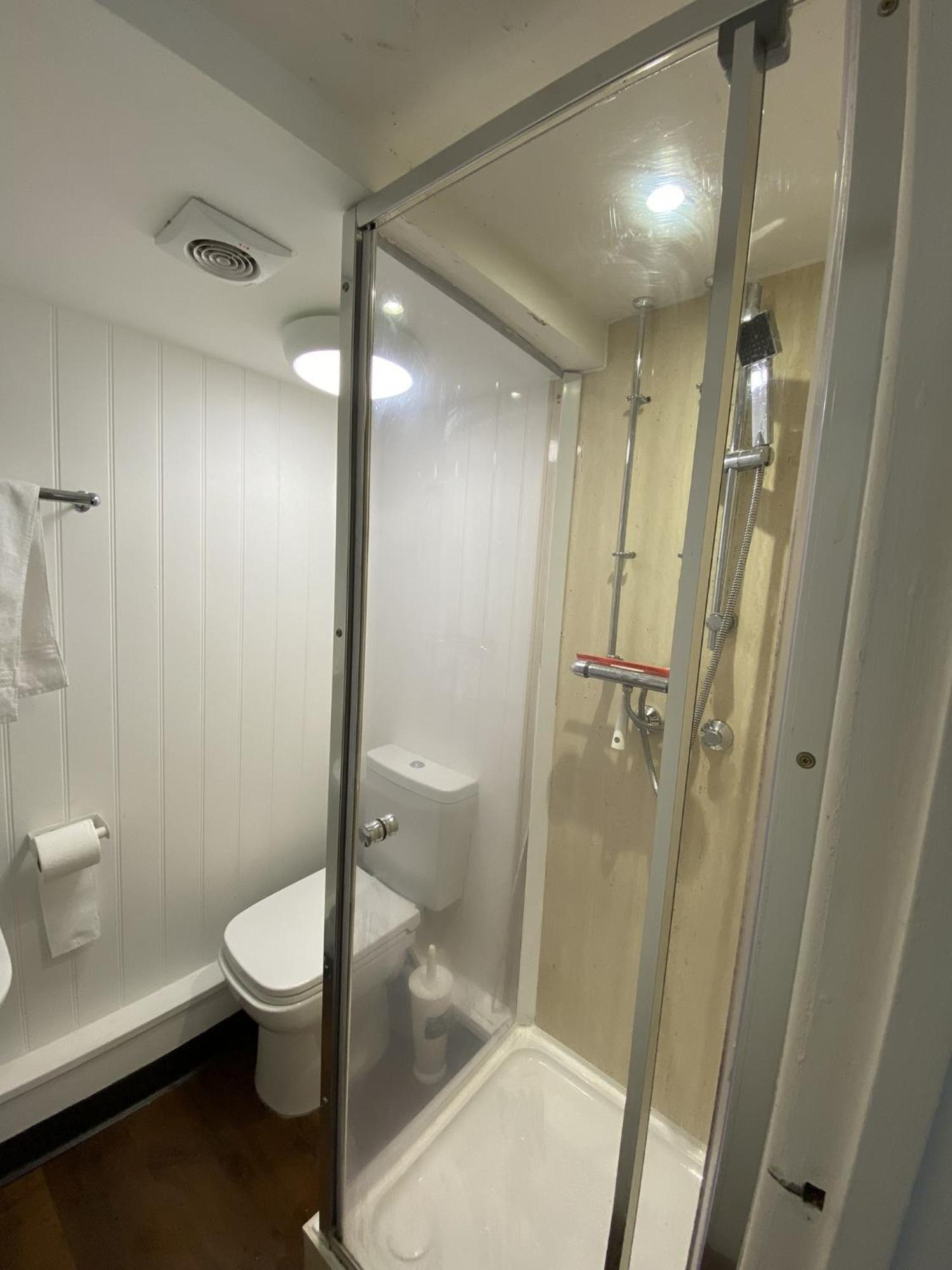 Wheatsheaf Hotel Newport  Zewnętrze zdjęcie